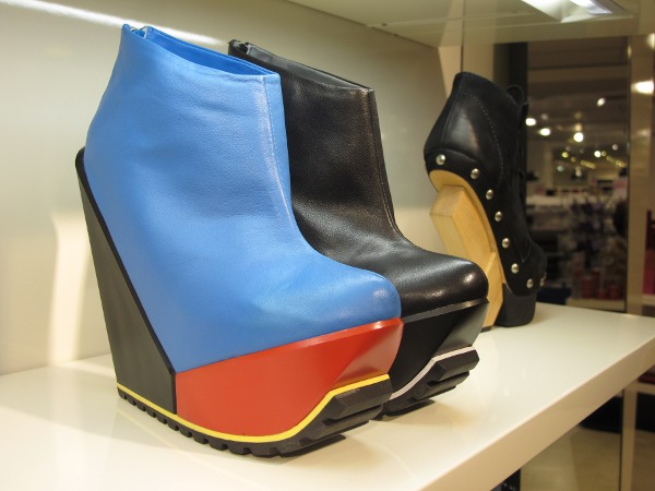 SHOESboots