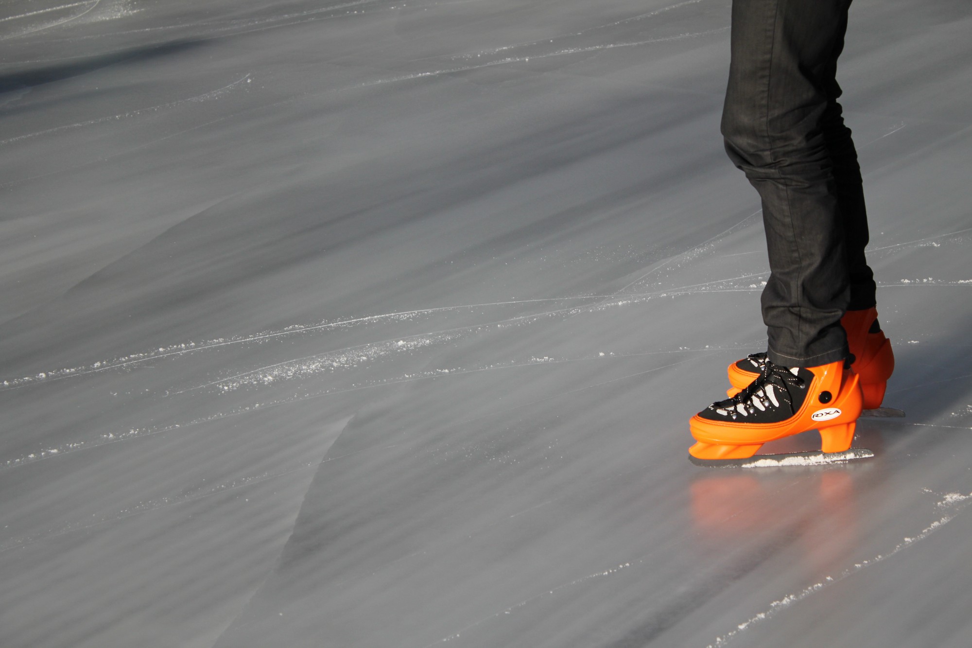 patins oranges patinoire Grand Palais