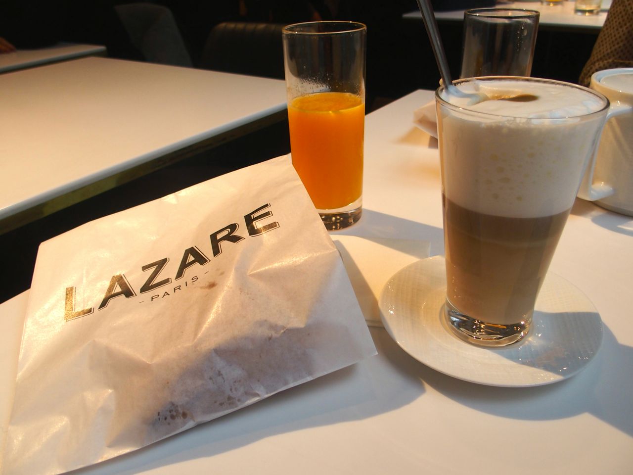Lazare PAris