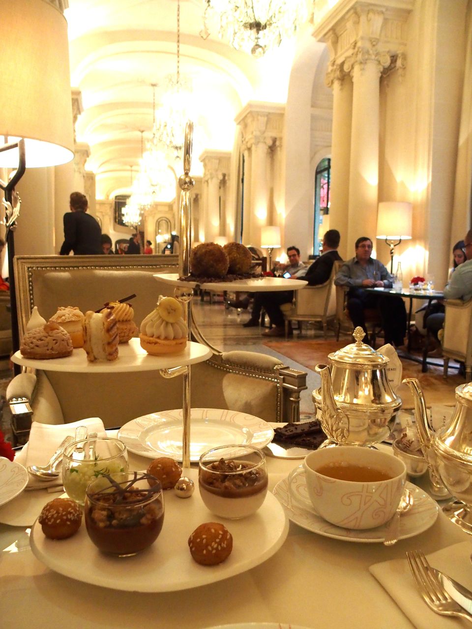 Tea Time au Plaza Athénée