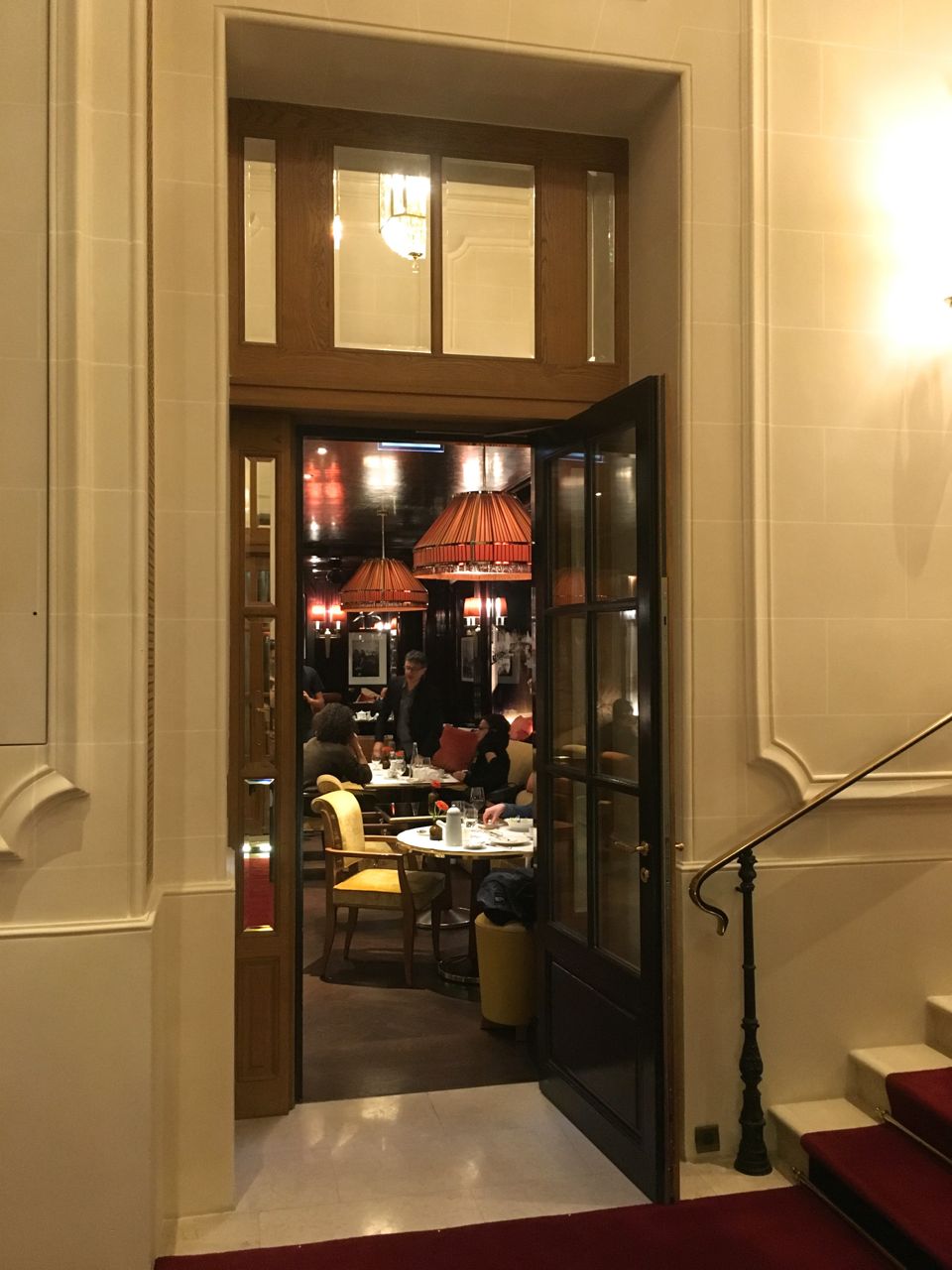 l'entrée du Ritz Bar